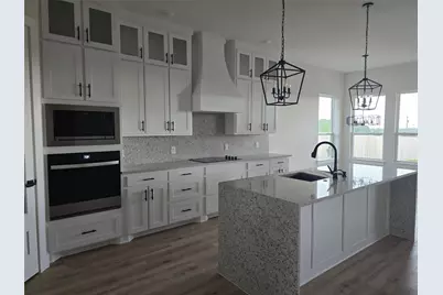 808 N Avenue E, Springtown, TX 76082 - Photo 5
