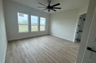 808 N Ave E, Springtown, TX 76082 - Photo 5