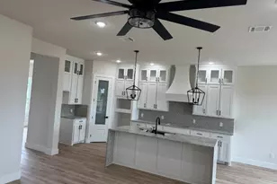 808 N Ave E, Springtown, TX 76082 - Photo 3