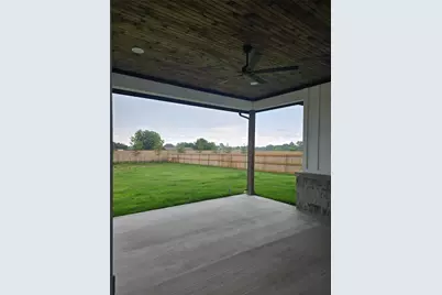 808 N Avenue E, Springtown, TX 76082 - Photo 21