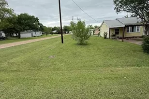 401 E Hayes Ave, Whitney, TX 76692 - Photo 9