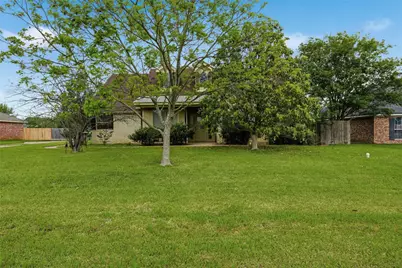 1681 W Tate Avenue, Robinson, TX 76706 - Photo 5