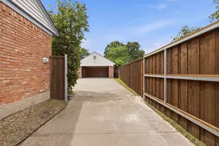 4419 Abrams Rd, Dallas, TX 75214 - Photo 37