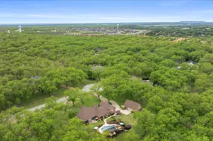 7404 Fox Fire Ct, Granbury, TX 76049 - Photo 33