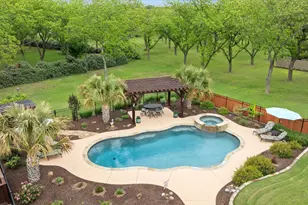 7404 Fox Fire Ct, Granbury, TX 76049 - Photo 35