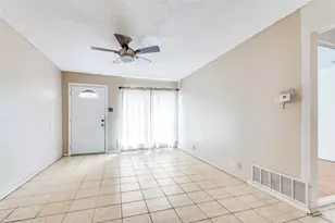 718 Susan Dr, Arlington, TX 76010 - Photo 3