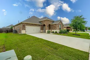 2808 Grizzly Rd, Aubrey, TX 76227 - Photo 3