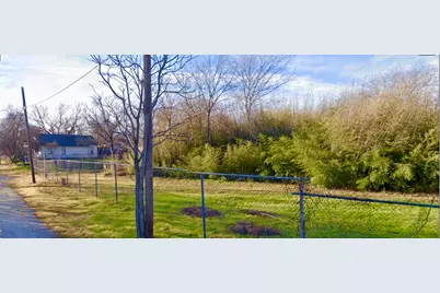 419 Diamond Avenue, Fort Worth, TX 76102 - Photo 3