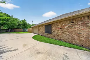 3921 Timberidge Dr, Irving, TX 75038 - Photo 23