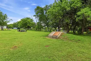 7773 County Rd 1200, Grandview, TX 76050 - Photo 29