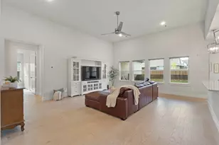 3905 Henley Ln, Garland, TX 75043 - Photo 5
