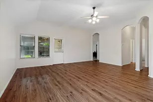 609 Lake Point Dr, Little Elm, TX 75068 - Photo 7