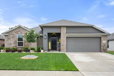 636 Mooney Drive, Saginaw, TX 76179 - Photo 3