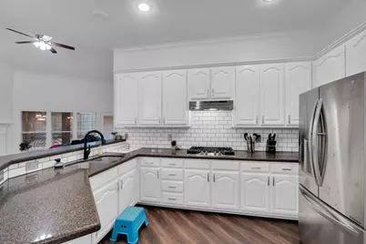8204 Wildrock Drive, Arlington, TX 76001 - Photo 9