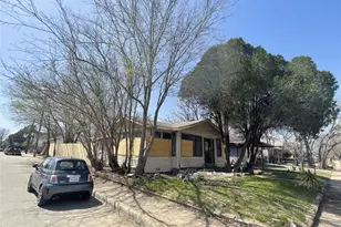 1136 E Leuda St, Fort Worth, TX 76104 - Photo 1