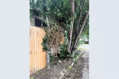 1136 E Leuda Street, Fort Worth, TX 76104 - Photo 19