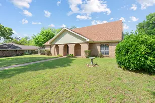 1602 Wagonwheel Trail, Pantego, TX 76013 - Photo 3