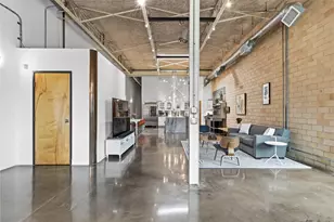335 S Hall St, Dallas, TX 75226 - Photo 3