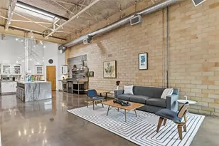 335 S Hall St, Dallas, TX 75226 - Photo 5