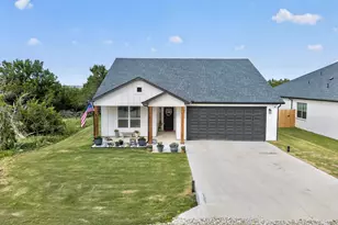 4605 Eagle Nest Ct, Granbury, TX 76048 - Photo 1