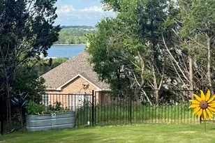 4605 Eagle Nest Ct, Granbury, TX 76048 - Photo 7