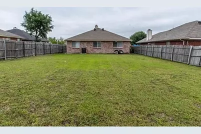 816 W Colony Drive, Arlington, TX 76001 - Photo 19