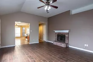 816 W Colony Dr, Arlington, TX 76001 - Photo 5