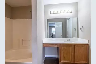 816 W Colony Drive, Arlington, TX 76001 - Photo 13