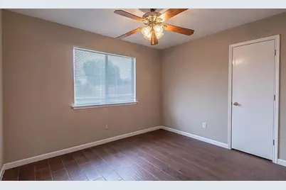 816 W Colony Drive, Arlington, TX 76001 - Photo 17