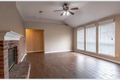 816 W Colony Drive, Arlington, TX 76001 - Photo 3