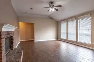 816 W Colony Dr, Arlington, TX 76001 - Photo 3