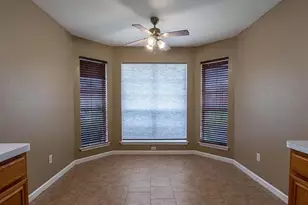 816 W Colony Dr, Arlington, TX 76001 - Photo 9