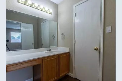 816 W Colony Drive, Arlington, TX 76001 - Photo 15