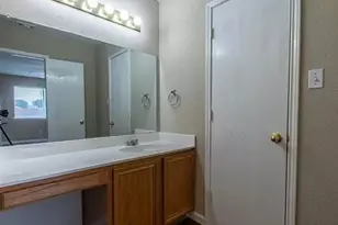 816 W Colony Dr, Arlington, TX 76001 - Photo 15