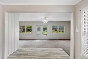 206 S Davis Dr, Arlington, TX 76013 - Photo 11