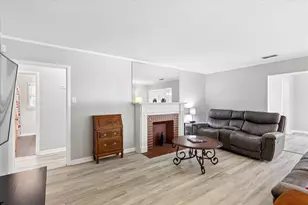 206 S Davis Dr, Arlington, TX 76013 - Photo 5