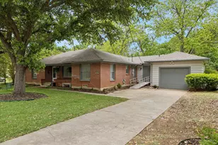 206 S Davis Dr, Arlington, TX 76013 - Photo 1