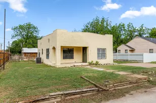 707 N River St, Seymour, TX 76380 - Photo 3