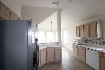 1101 Valley Branch Drive, Arlington, TX 76001 - Photo 5