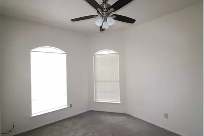 1101 Valley Branch Drive, Arlington, TX 76001 - Photo 7