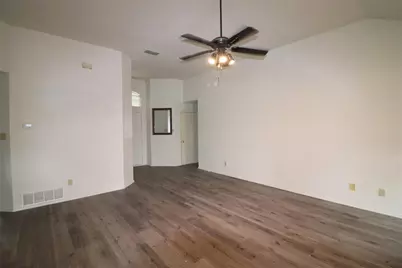 1101 Valley Branch Drive, Arlington, TX 76001 - Photo 3