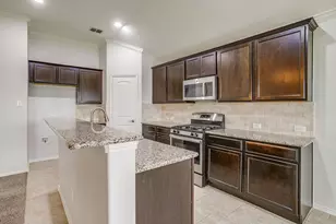 357 Coral Vine Ln, Burleson, TX 76028 - Photo 9