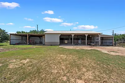 1010 Chapman Road, Crawford, TX 76638 - Photo 35