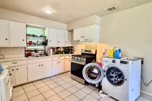1412 Oakwood Dr, Denton, TX 76205 - Photo 5
