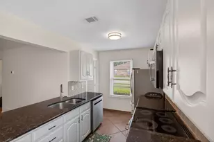 7220 Elderberry Ln, Dallas, TX 75249 - Photo 7