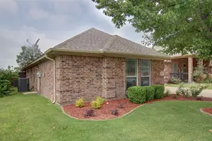3017 Trinity Lakes Dr, Fort Worth, TX 76053 - Photo 3