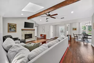 1603 Valleycrest Ln, Carrollton, TX 75006 - Photo 5