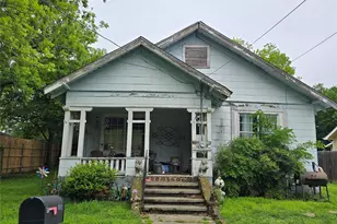 1011 N Commerce St, Gainesville, TX 76240 - Photo 1