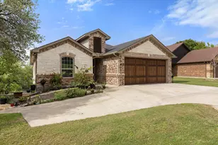 8828 Sundance Pl Ct, Granbury, TX 76049 - Photo 5