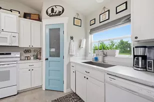1234 Co Rd 1013, Wolfe City, TX 75496 - Photo 9